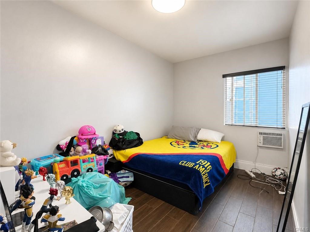 8617 8617 Ivy St, Los Angeles, California, 90002, USA, 5 Bedrooms Bedrooms, ,Residential,For Sale,8617 Ivy St,MB26135921