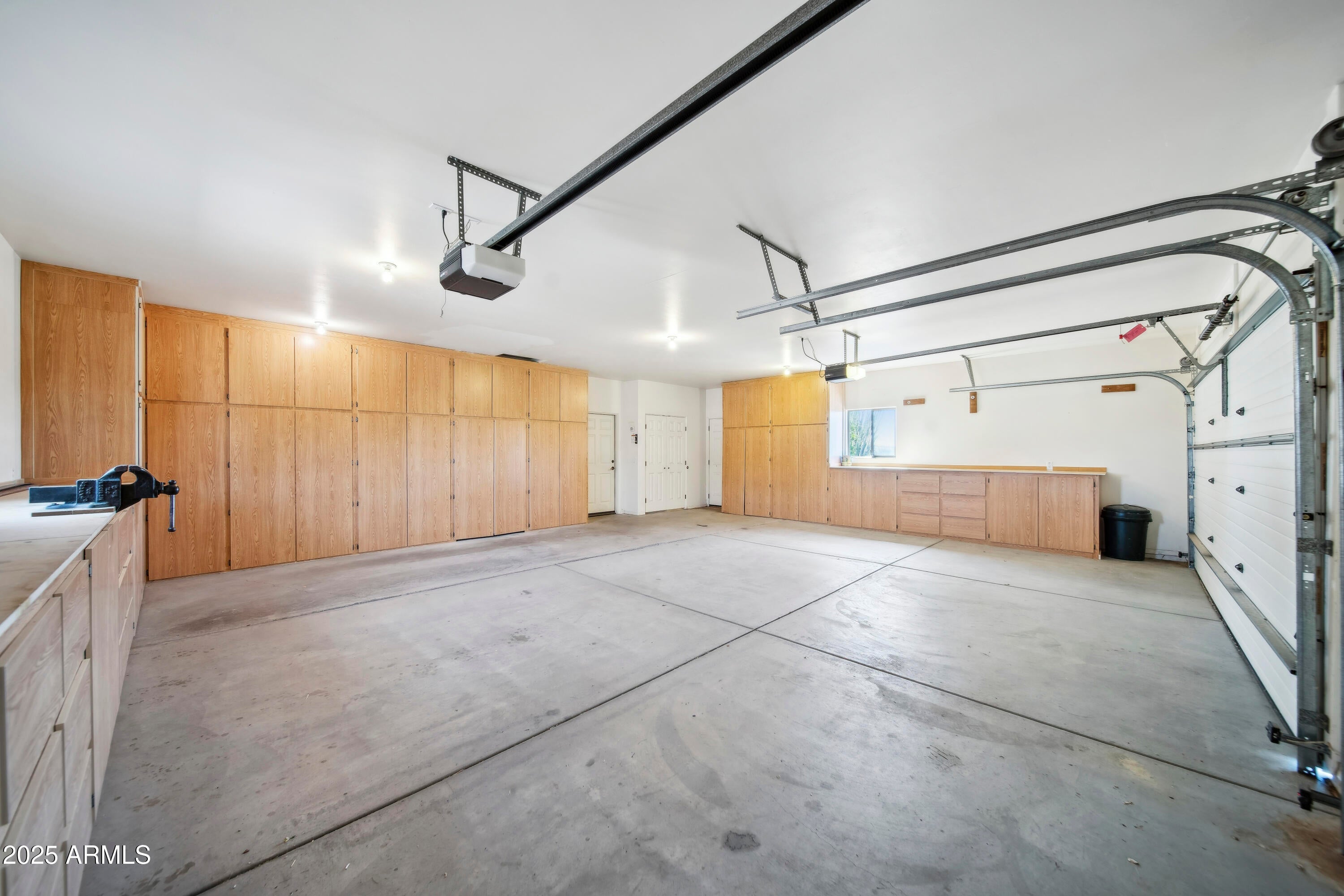 Fresh paint - looks great - Come and See - Luxury Home, acres, and ove – image 26