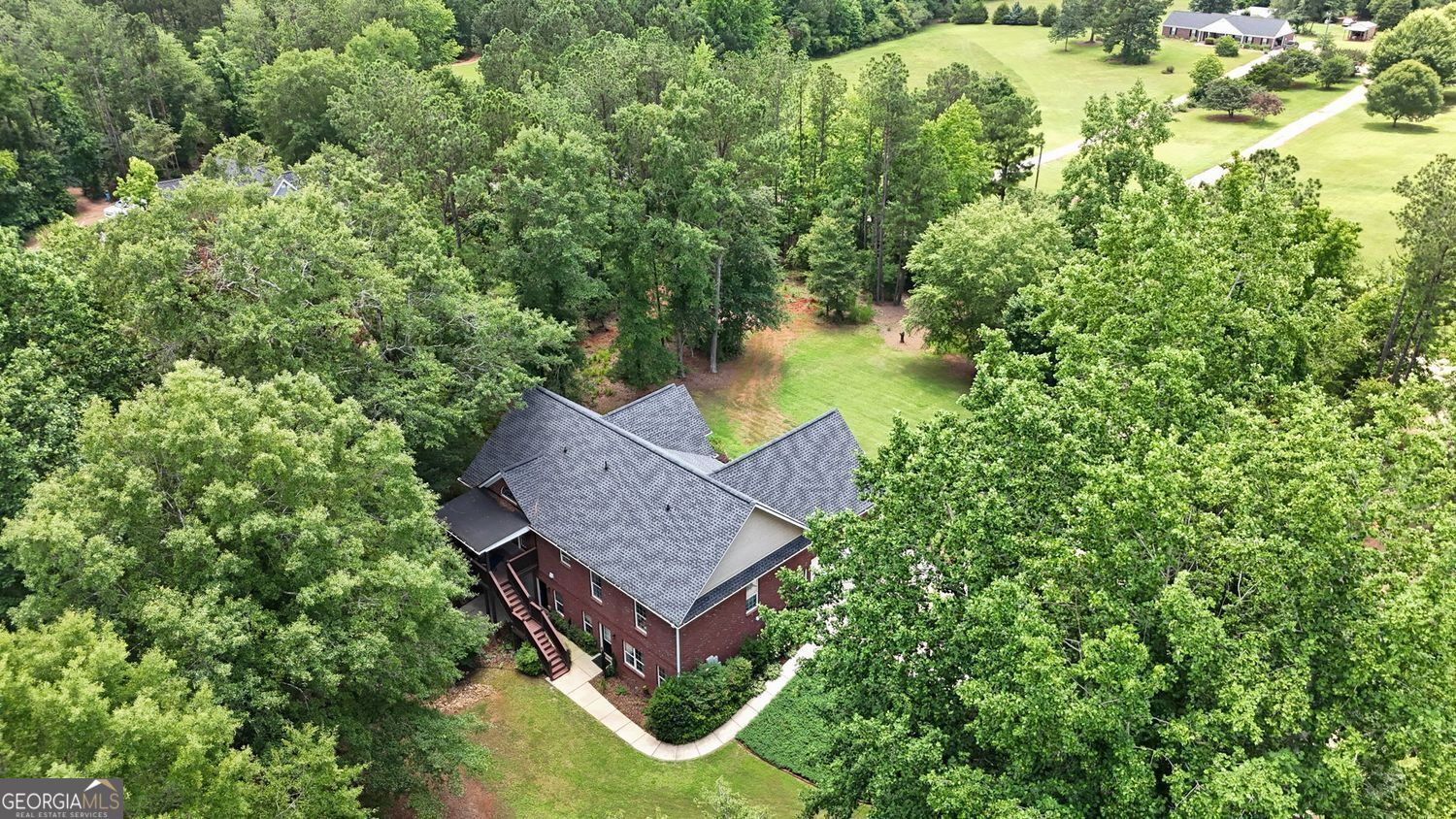 No HOA or restrictions! Full basement w/in-law suite! All Brick! Come – image 57