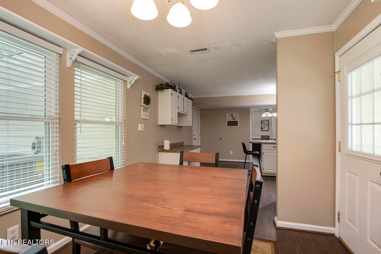 Are you looking for a wonderful home in a desired subdivision in a gre – image 19