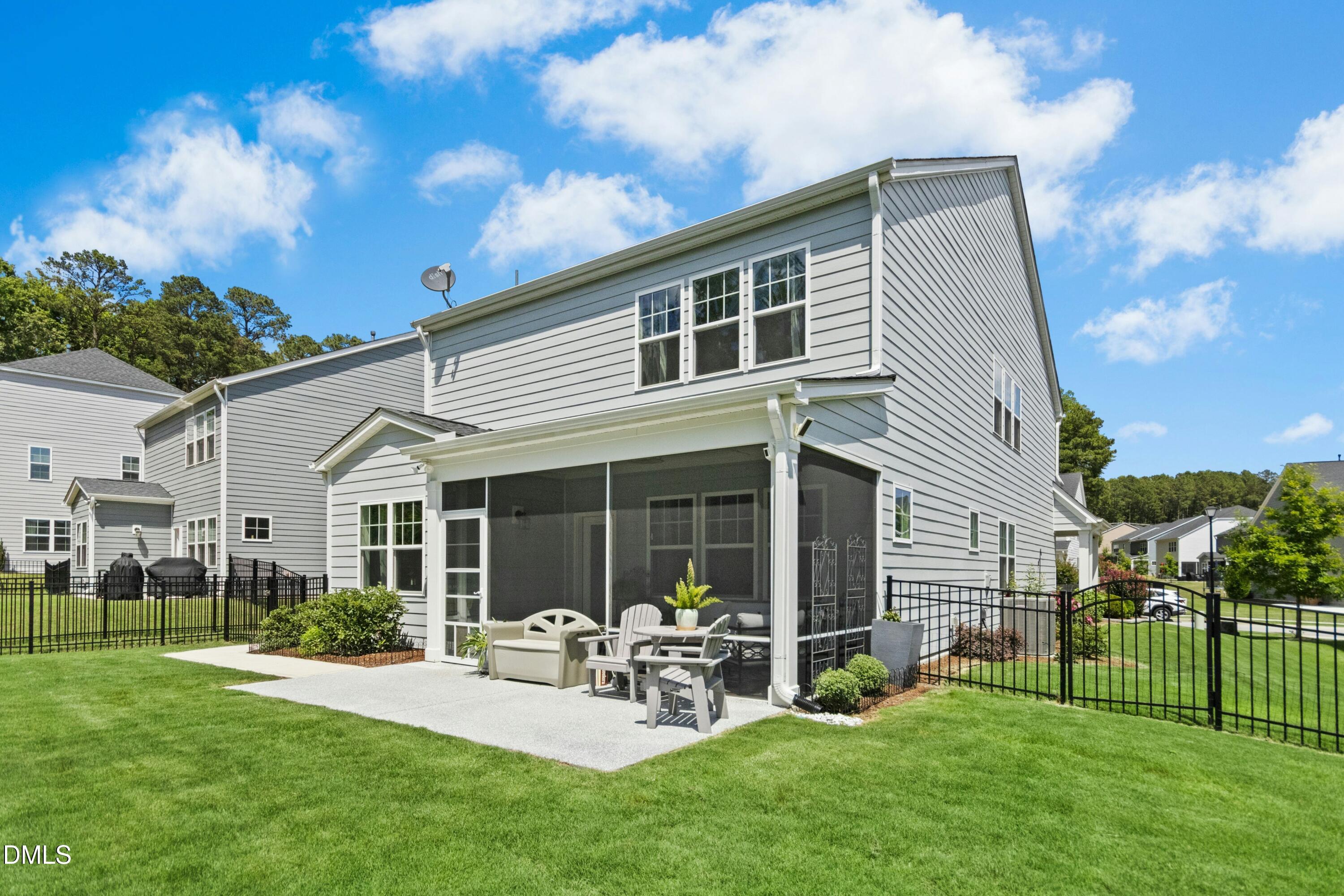 Welcome to 813 Precipice Way. This move-in ready 4-bedroom, 3-bathroom – image 32
