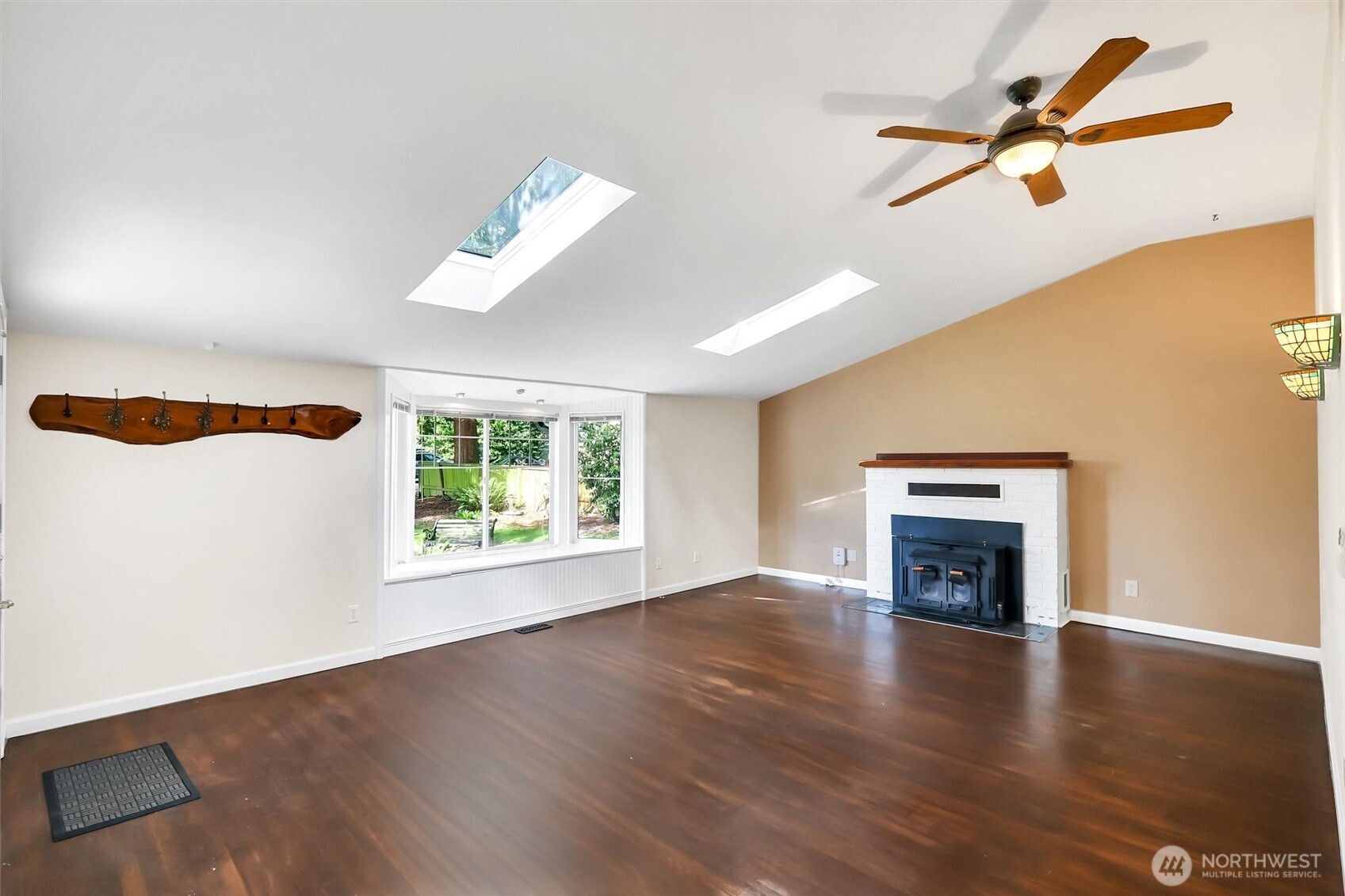 13722 13722 Interlake Avenue, Seattle, Washington, 98133, USA, 2 Bedrooms Bedrooms, ,2 BathroomsBathrooms,Residential,For Sale,13722 Interlake Avenue,2490690