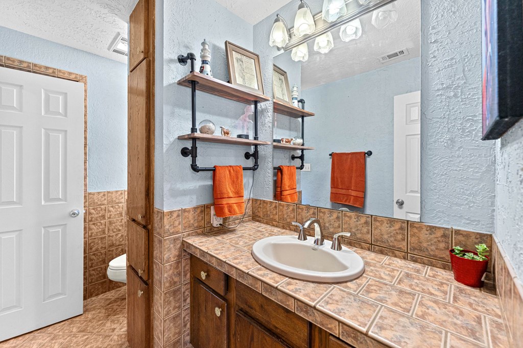 Unrestricted 3-acre property designed with homesteading & self-suffici – image 71