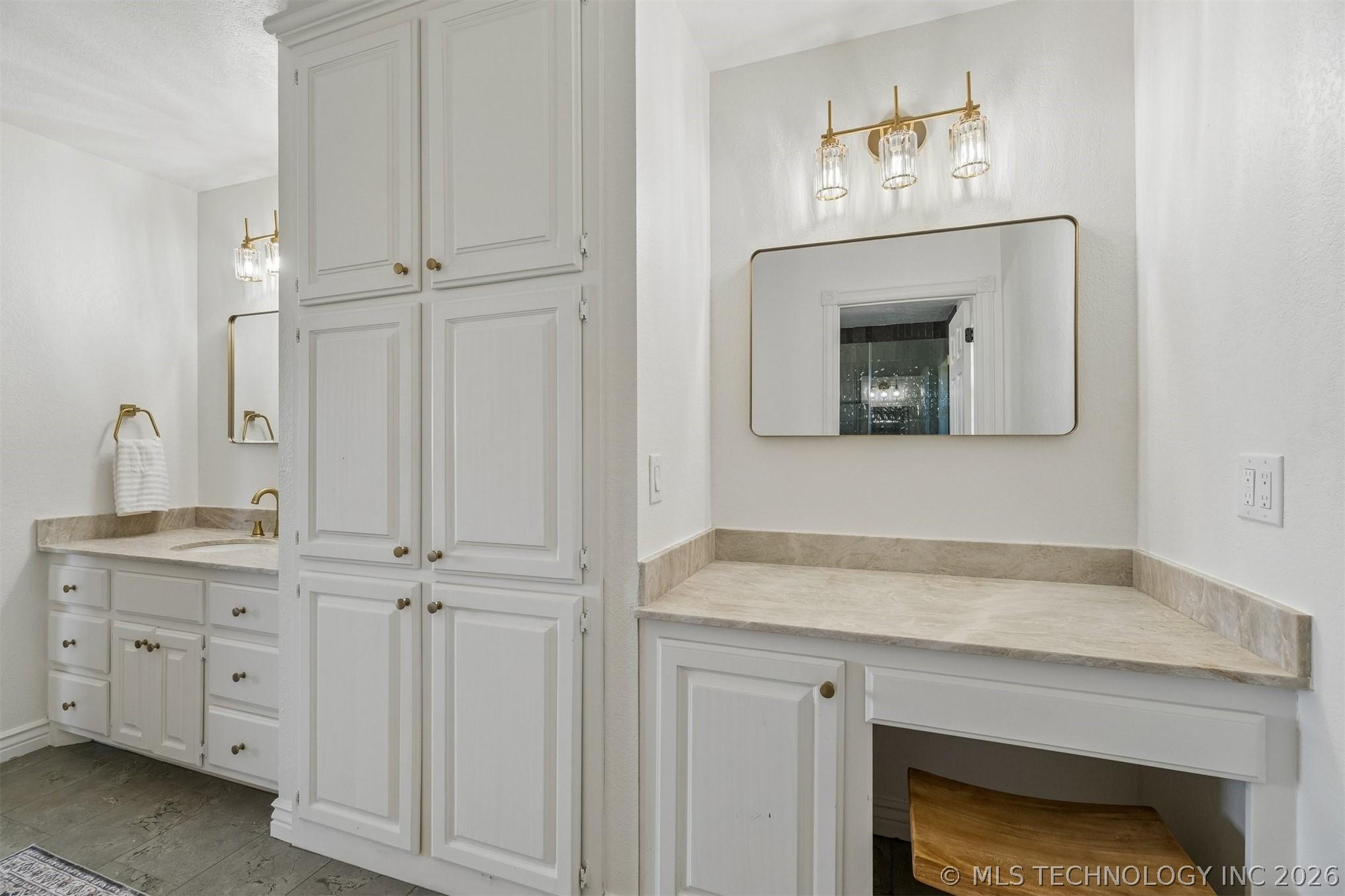 Country Luxury at Its Finest! Nestled on 18 breathtaking acres with pa – image 39