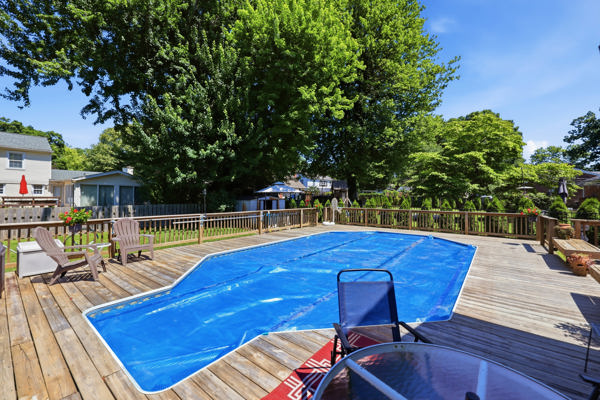 Welcome to this beautiful home that’s gleaming with pride and perfecti – image 61