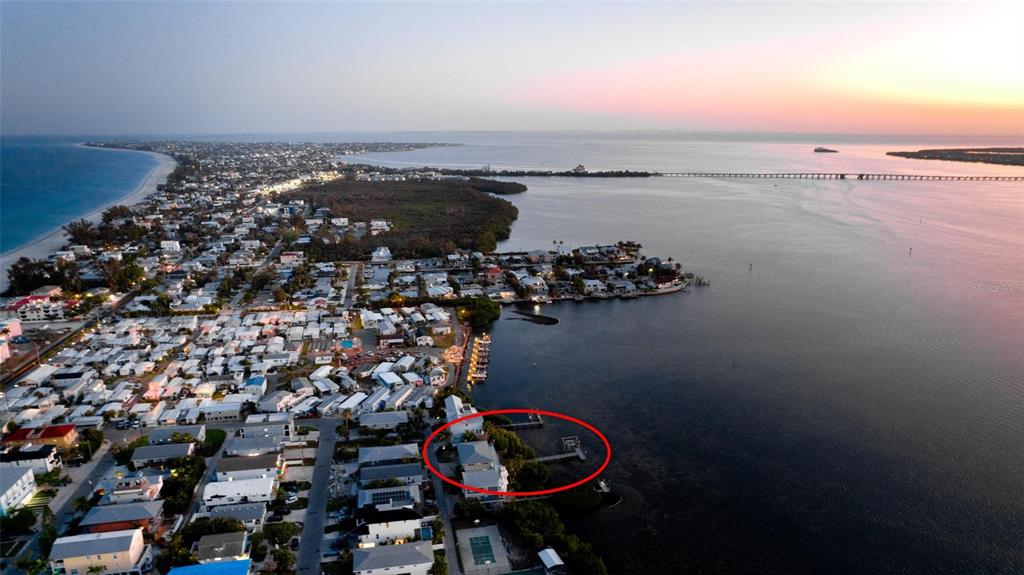 CONFIRMED POTENTIAL FOR TWO BUILDABLE WATERFRONT LOTS - This rare offe – image 6