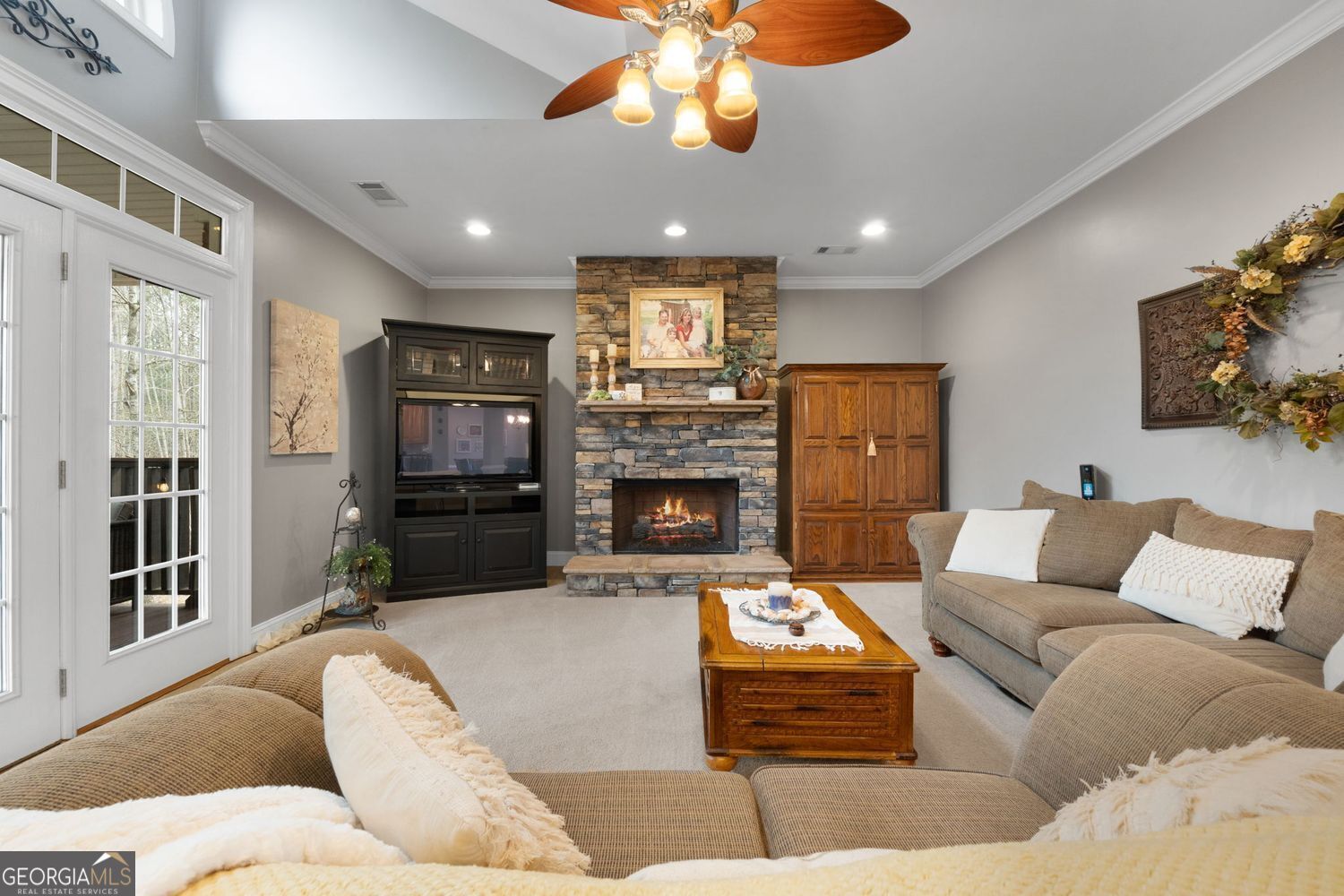 No HOA or restrictions! Full basement w/in-law suite! All Brick! Come – image 17