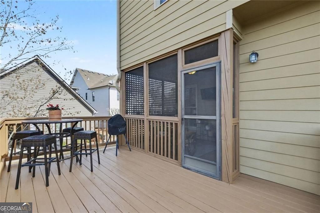 $5000 to BUYERS closing costs with acceptable offer! Beautiful east fa – image 13