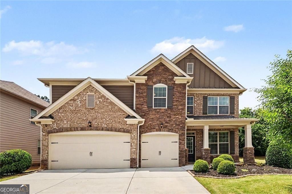 Location, location for this one, so close to the Mall of Georgia with – image 2
