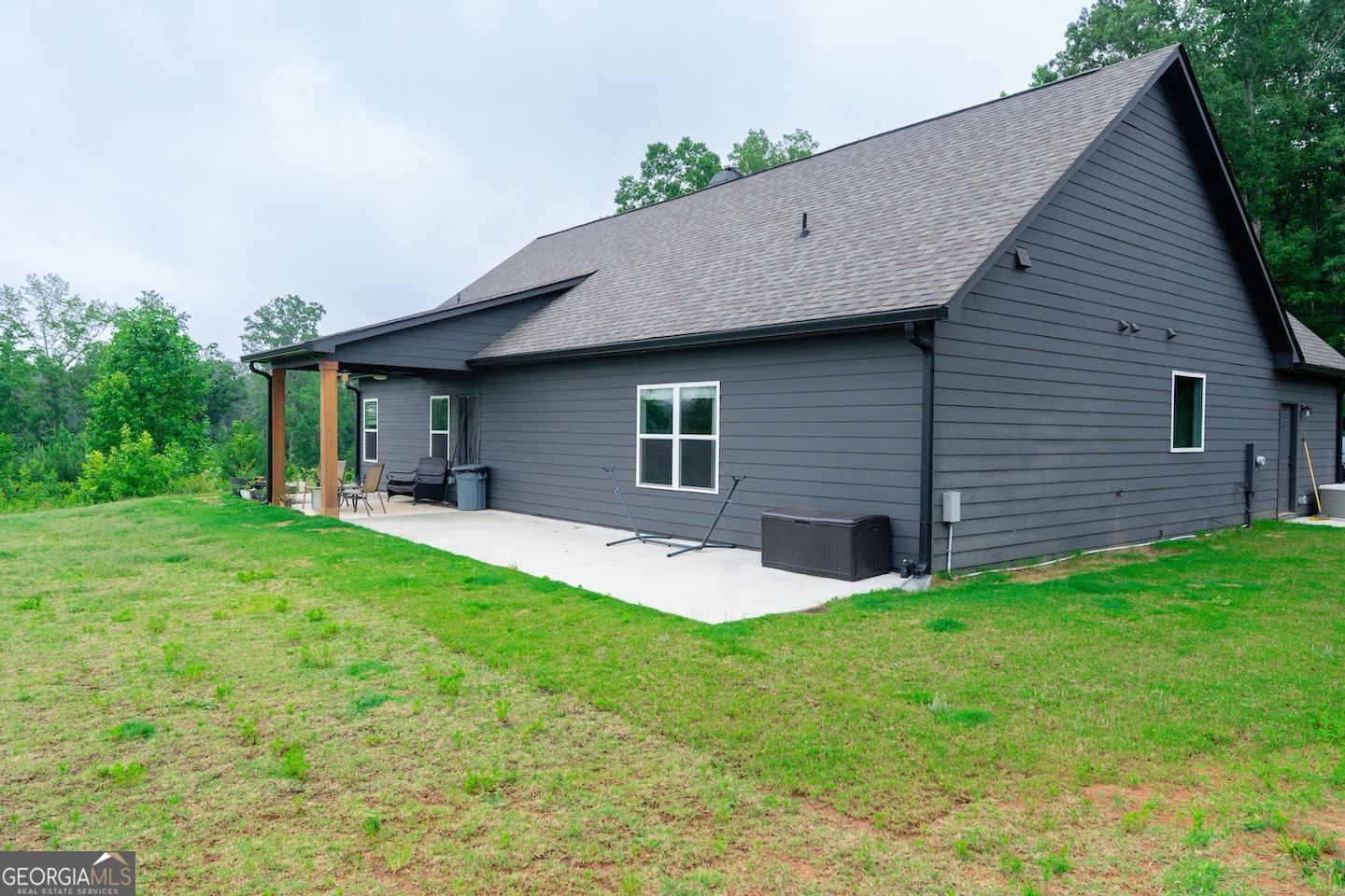 10 Acres of Privacy - Craftsman Ranch with Every Upgrade A rare find: – image 35