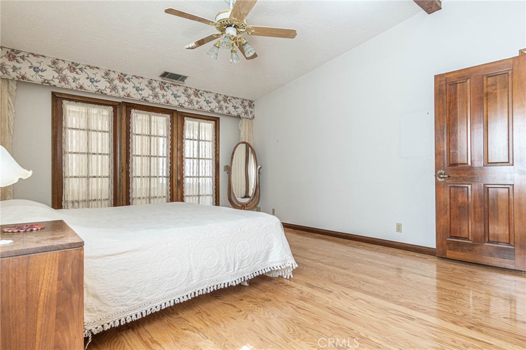 Something is refreshing about a home that actually gives you room to b – image 26