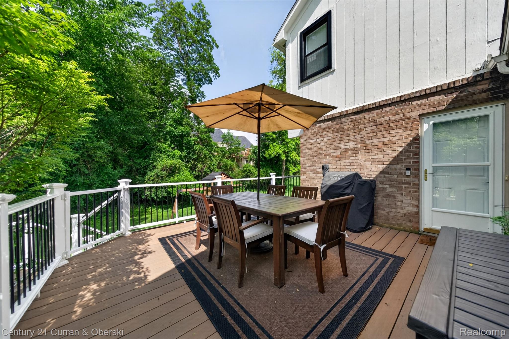 Welcome to 30999 Sudbury Street in Farmington Hills. This beautifully – image 63