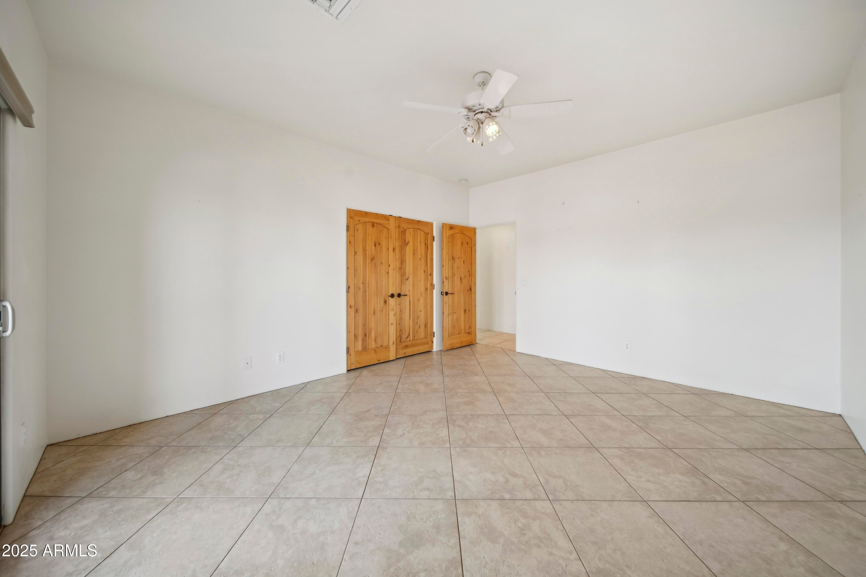 Fresh paint - looks great - Come and See - Luxury Home, acres, and ove – image 21