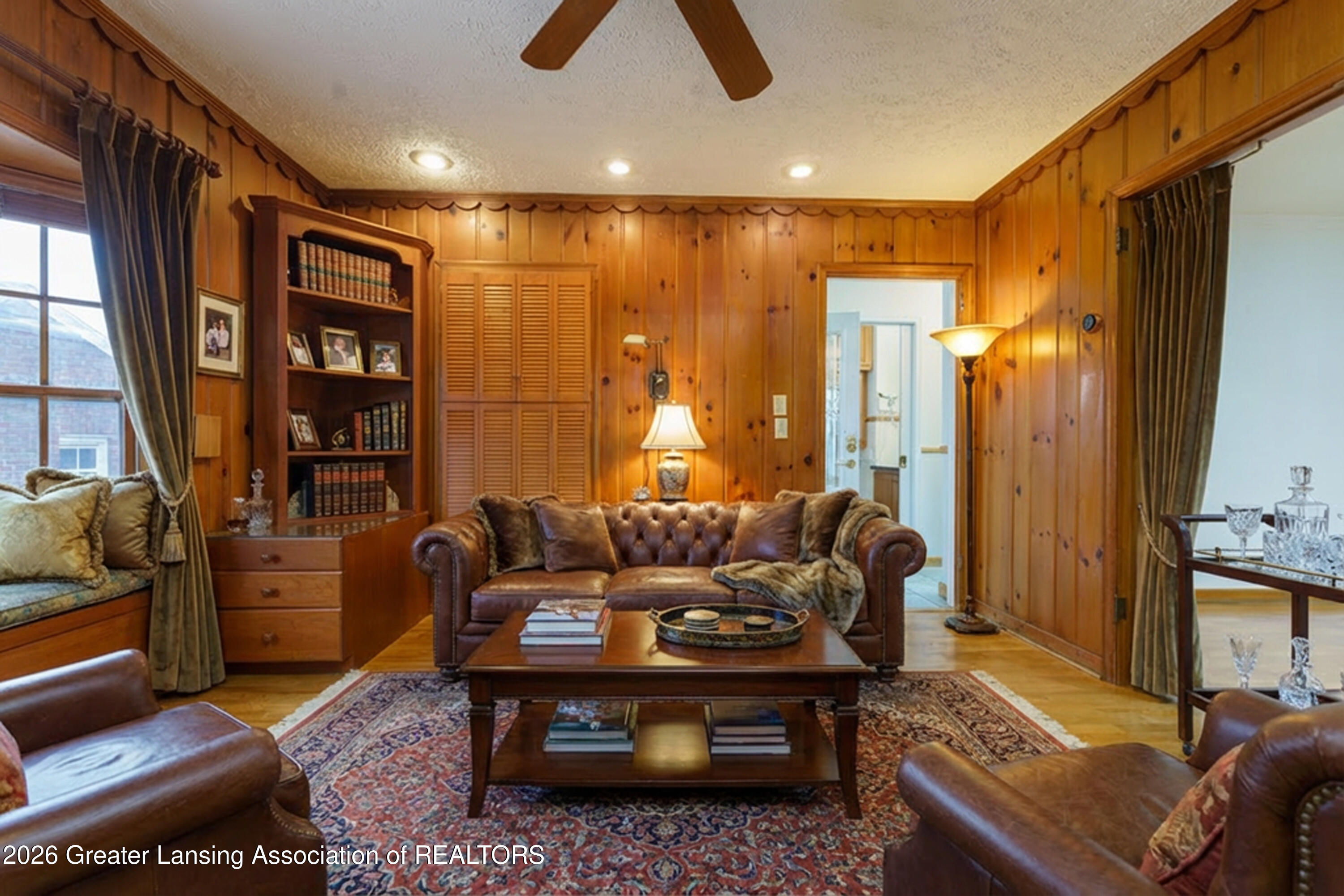 A rare opportunity to score a quintessential Glencairn gem! Gorgeous c – image 22