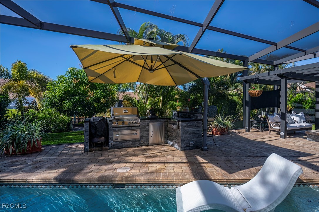 Welcome to your future GULF ACCESS HIDDEN GEM OF A home in the charmin – image 1