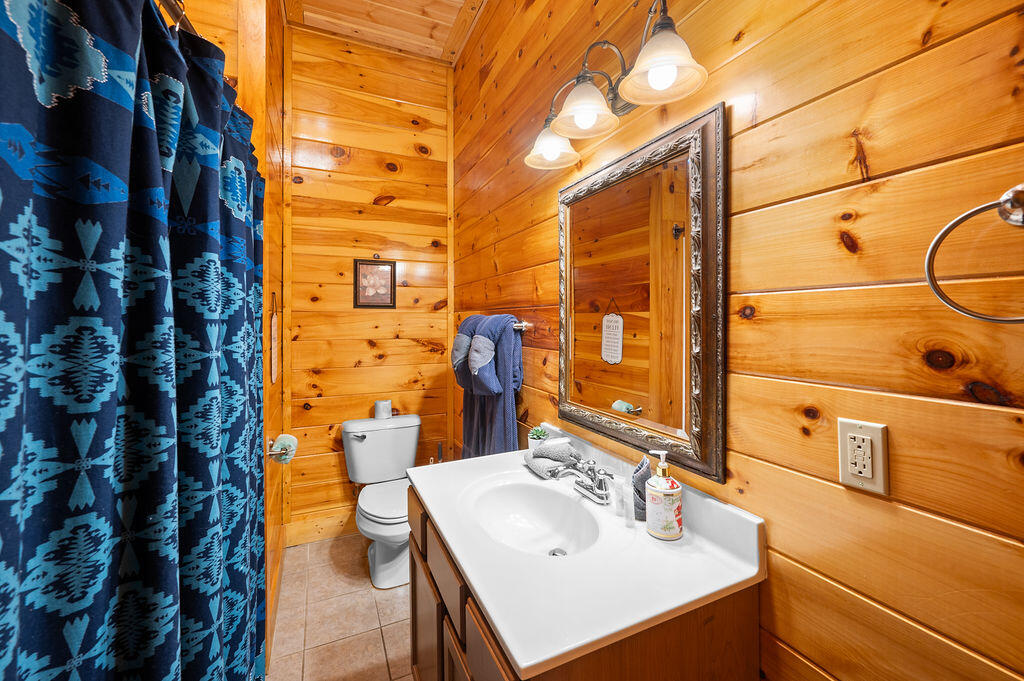725 725 Big Bear Ridge Road, Gatlinburg, Tennessee, 37738, USA, 5 Bedrooms Bedrooms, ,6 BathroomsBathrooms,Residential,For Sale,725 Big Bear Ridge Road,308006