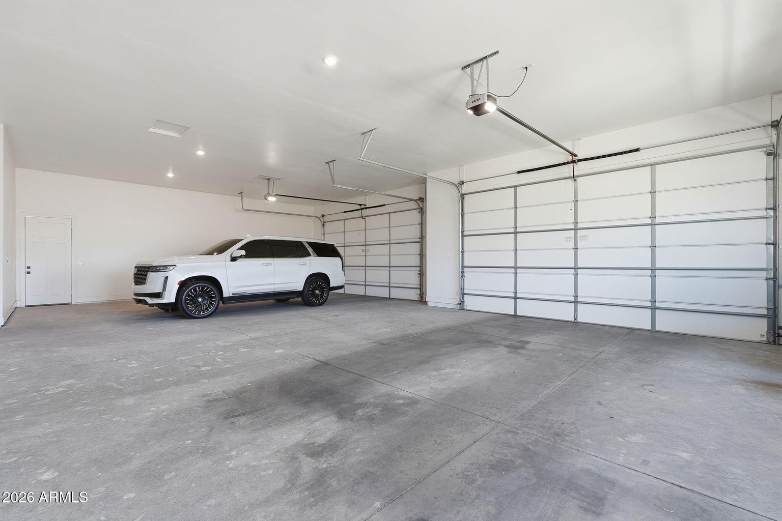 Tucked inside a gated neighborhood of Encanto Real on the edge of Quee – image 39