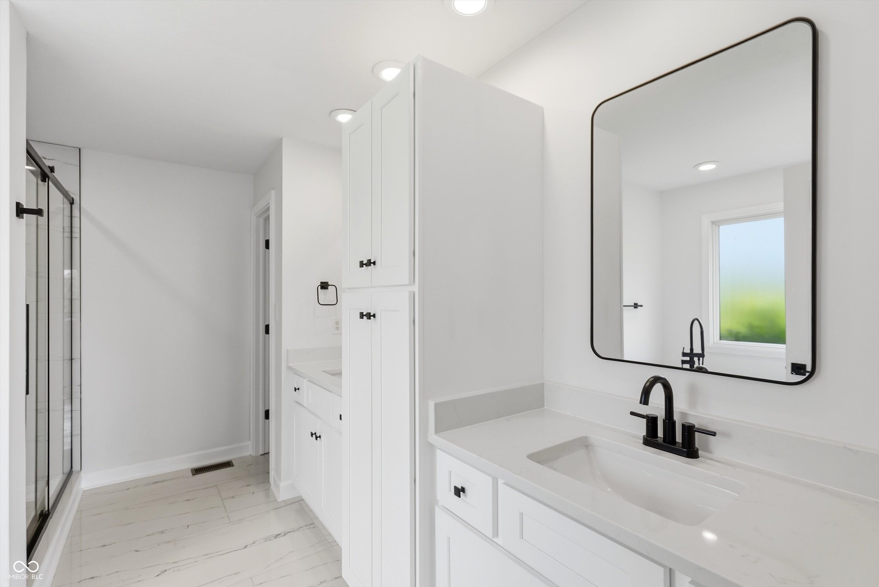 Welcome to this beautifully updated home in the highly sought-after Wa – image 42