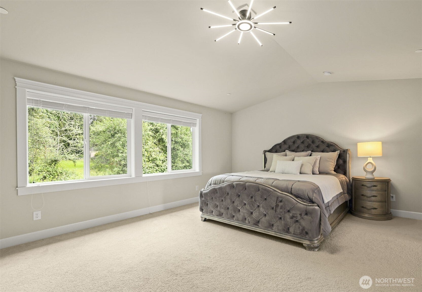 Welcome to this beautifully designed Sagebrook Lane home in Bothell Ca – image 17