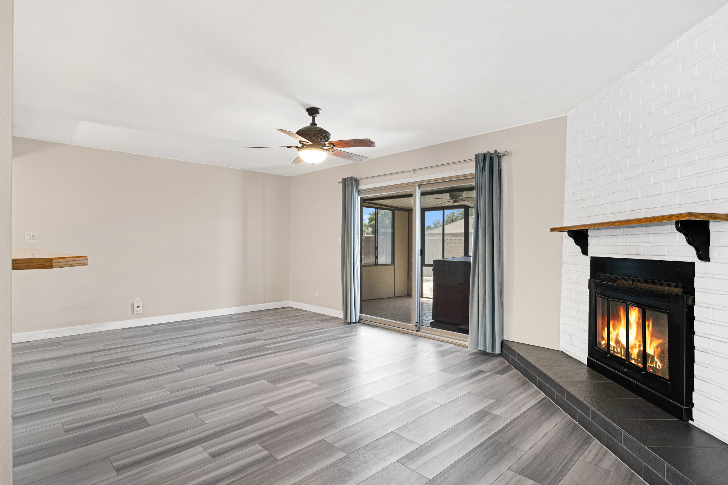 Your oasis in the heart of Tempe. This home is a split-bedroom floorpl – image 38