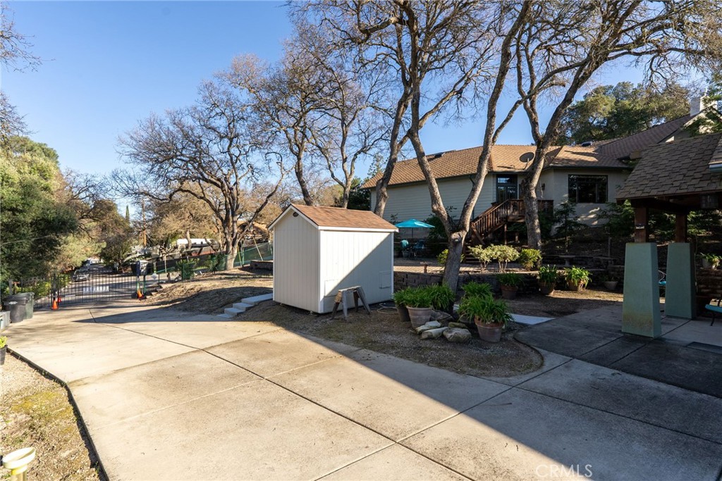Located on the desirable West Side of Paso Robles, this custom-built 2 – image 56