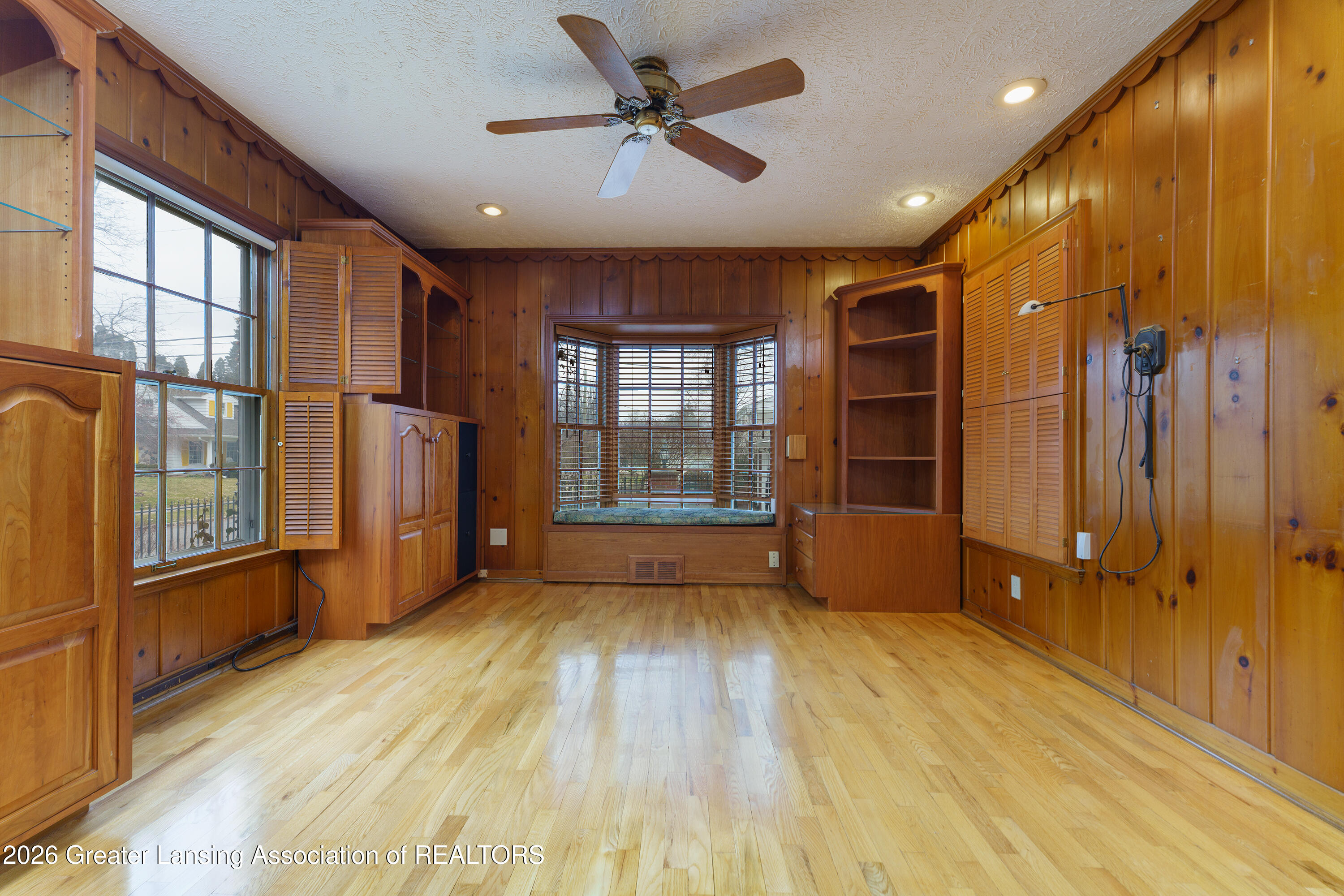 A rare opportunity to score a quintessential Glencairn gem! Gorgeous c – image 19