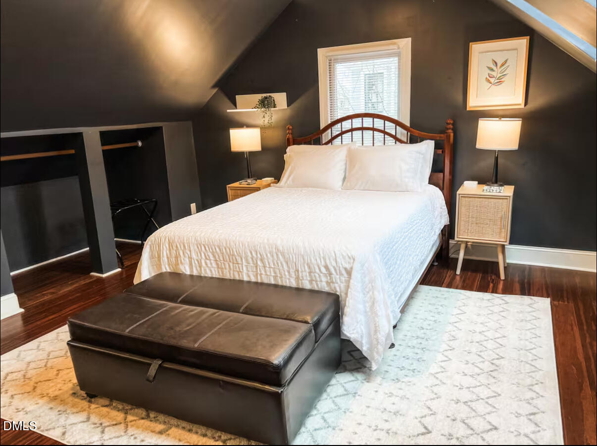 Located in the Oakwood District of Raleigh 405 Morson St blends timele – image 14