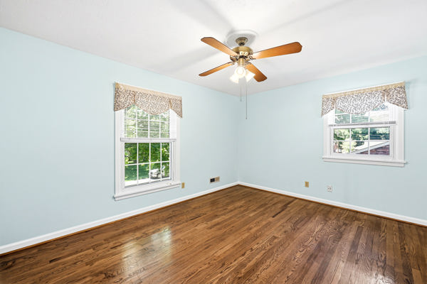 Welcome to this beautiful home that’s gleaming with pride and perfecti – image 37