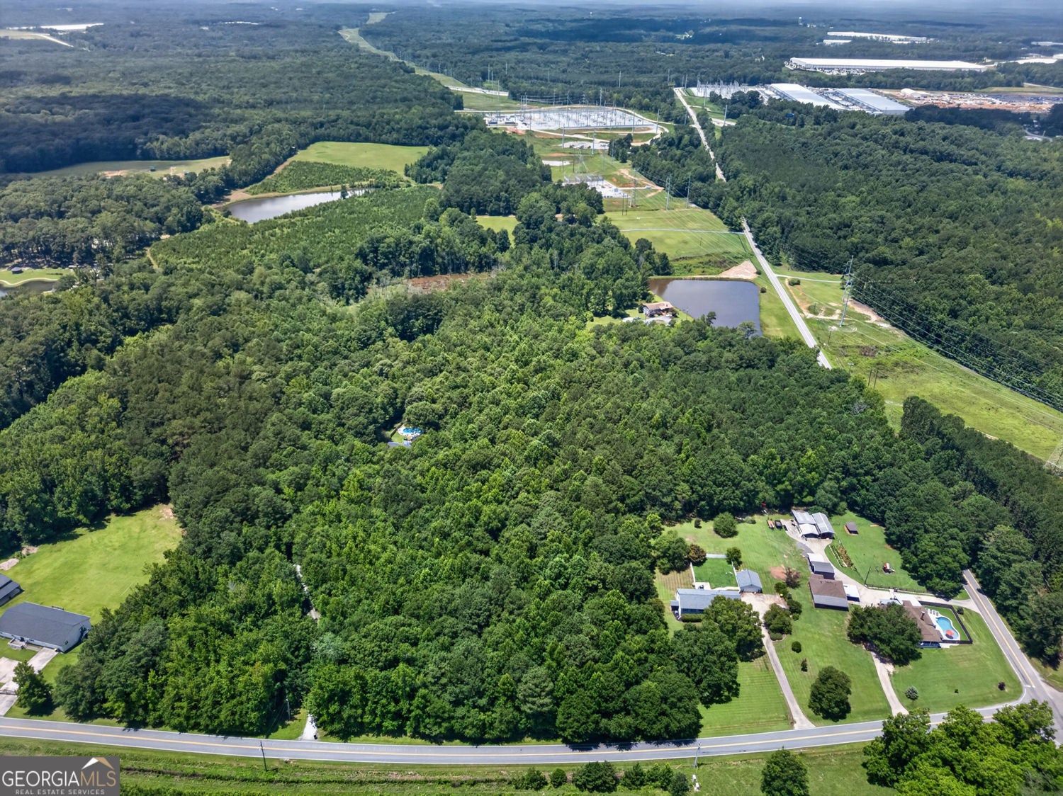 Welcome to your own private retreat in Palmetto, Georgia! Situated on – image 39