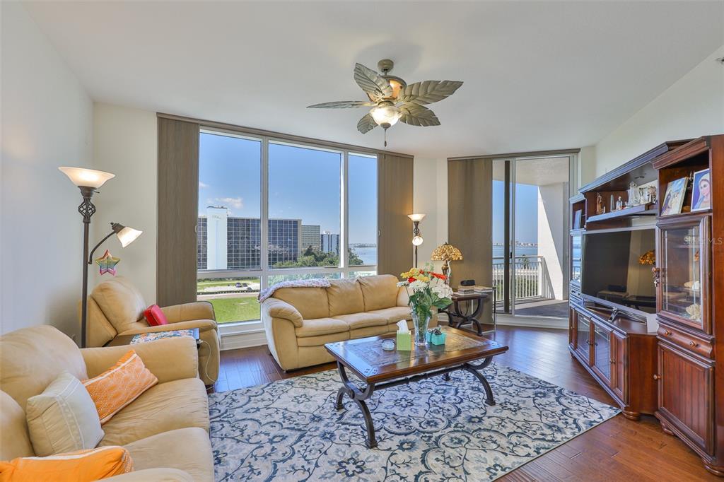 331 331 Cleveland St # 702, Clearwater, Florida, 33755, USA, 2 Bedrooms Bedrooms, ,2 BathroomsBathrooms,Residential,For Sale,331 Cleveland St # 702,TB8520869