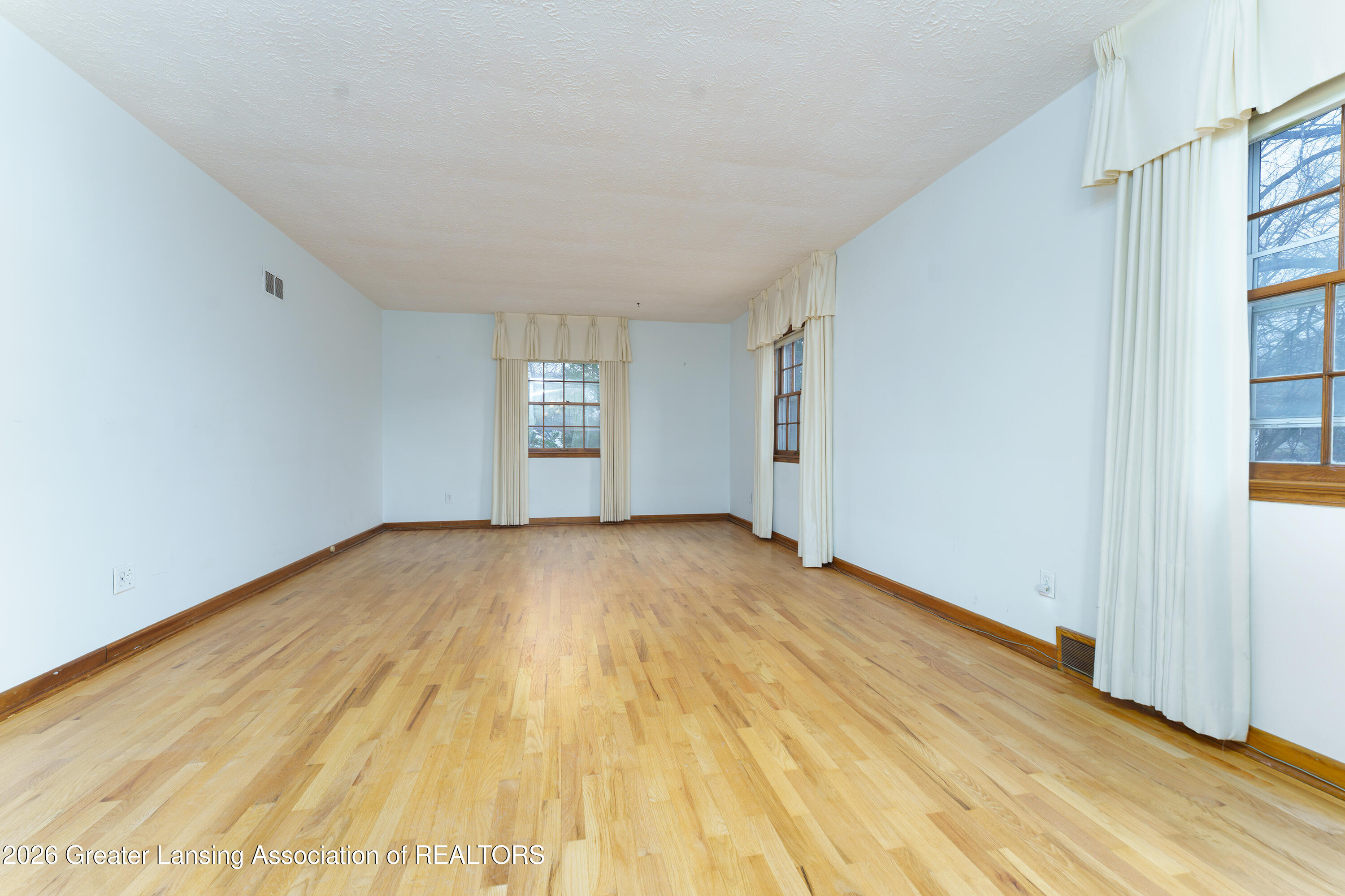 A rare opportunity to score a quintessential Glencairn gem! Gorgeous c – image 54