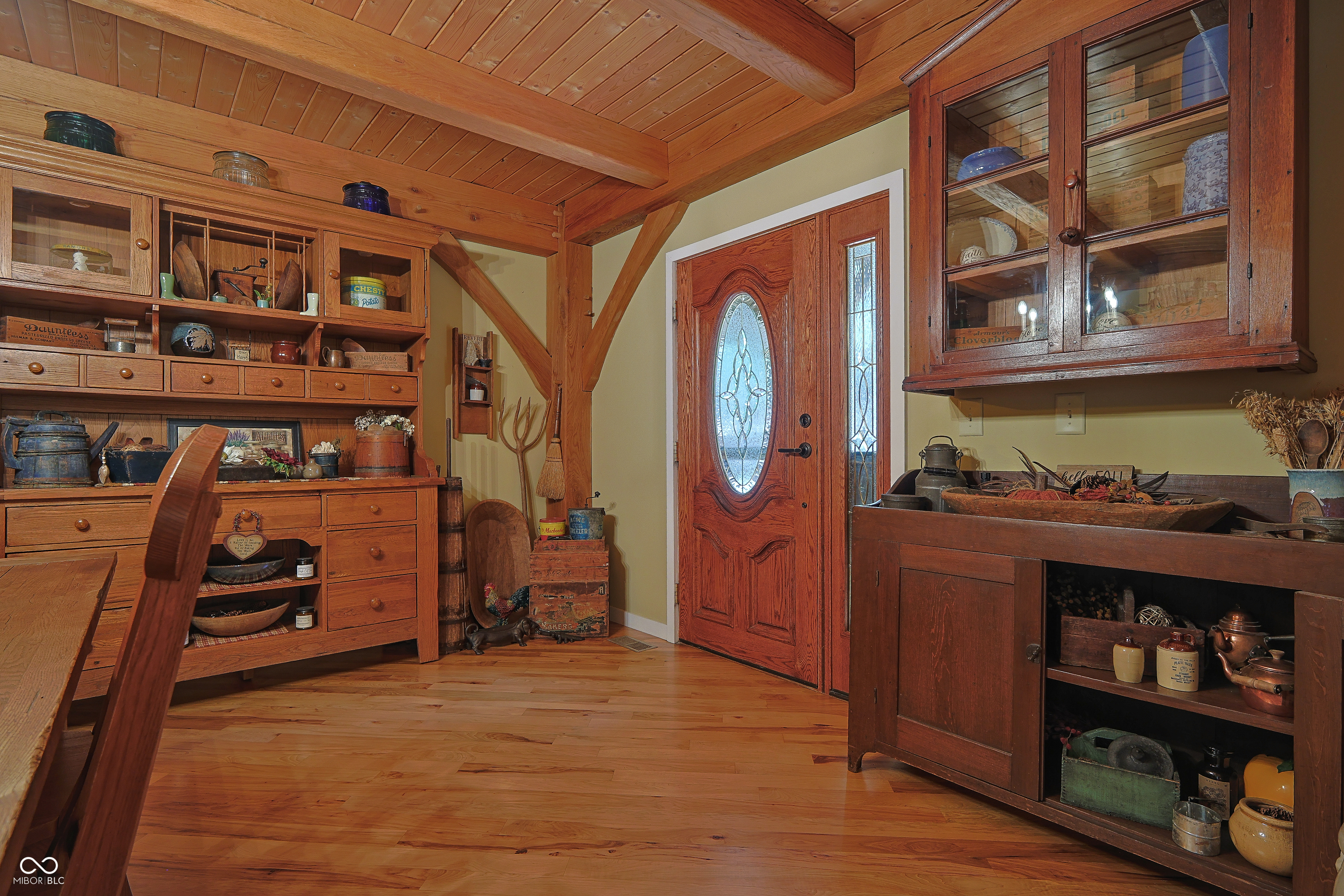 Custom red oak timber-frame home with Lake Monroe views, located in Sa – image 19