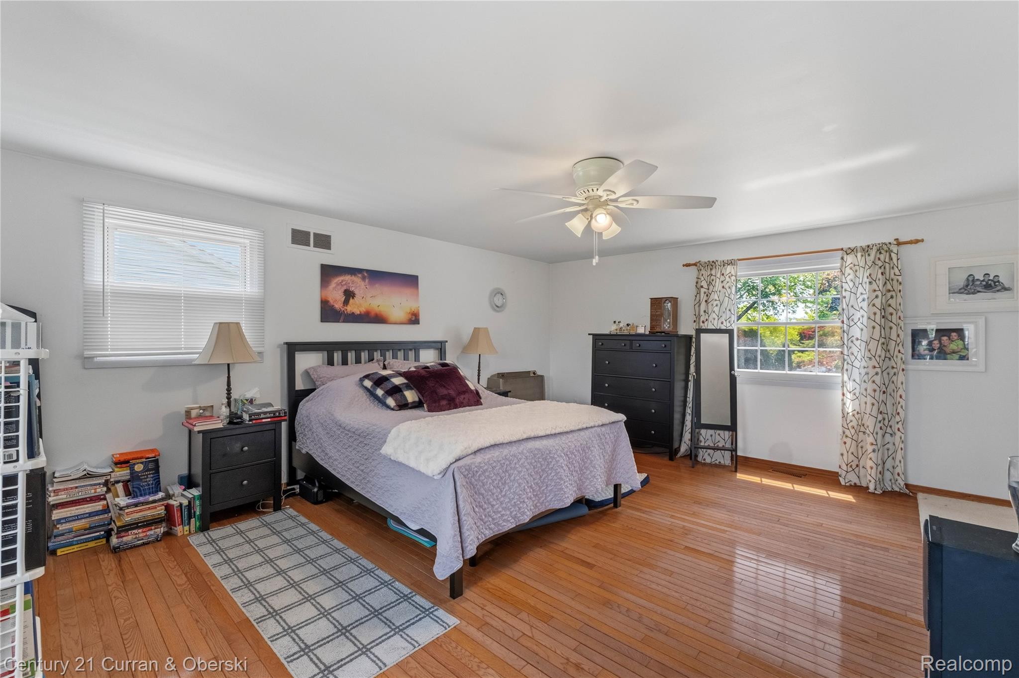 35484 35484 Bennett Street, Livonia, Michigan, 48152, USA, 6 Bedrooms Bedrooms, ,3 BathroomsBathrooms,Residential,For Sale,35484 Bennett Street,48cccbbc-518b-423c-b866-0b6ffb