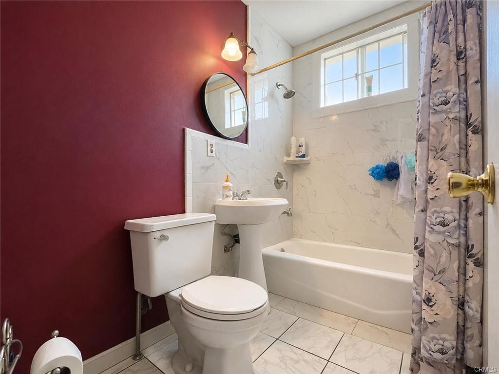 8617 8617 Ivy St, Los Angeles, California, 90002, USA, 5 Bedrooms Bedrooms, ,Residential,For Sale,8617 Ivy St,MB26135921