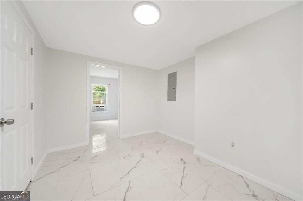 Just listed in the sought-after Arbors at Old Peachtree subdivision! T – image 26