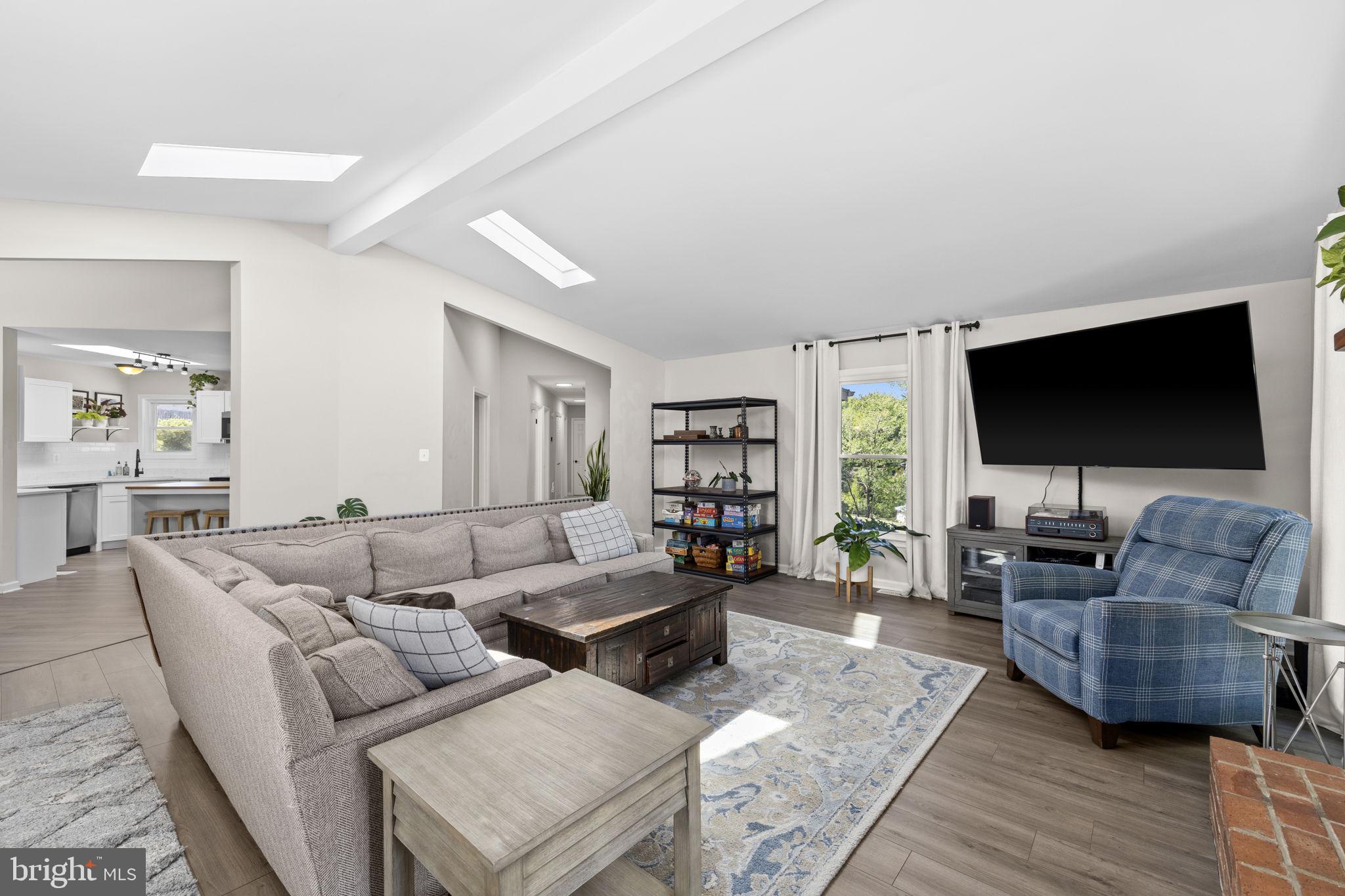 One of a kind property in North Stafford! Fully redone rambler with LV – image 6