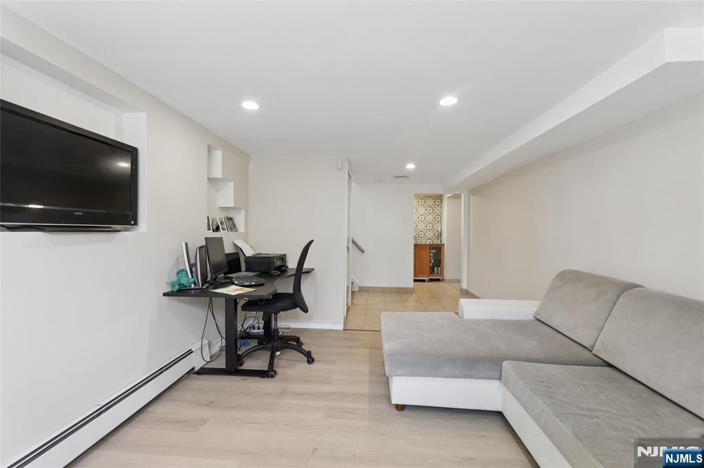 29-07 Fair Lawn Avenue, Fair Lawn, New Jersey, 07410, USA, 4 Bedrooms Bedrooms, ,4 BathroomsBathrooms,Residential,For Sale,29-07 Fair Lawn Avenue,26016016