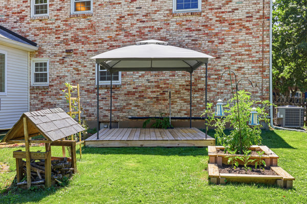 Welcome to this beautiful home that’s gleaming with pride and perfecti – image 66