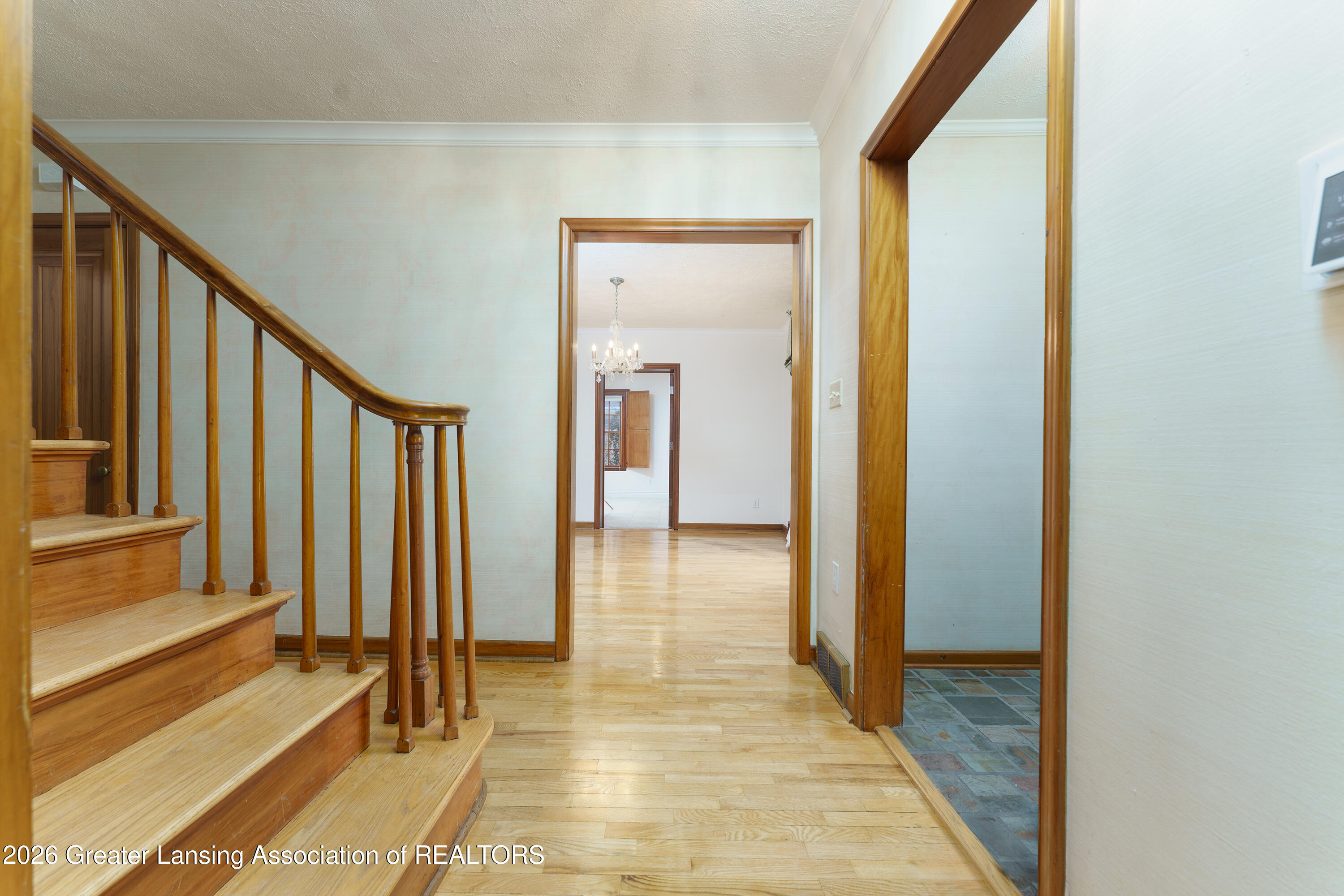 A rare opportunity to score a quintessential Glencairn gem! Gorgeous c – image 11