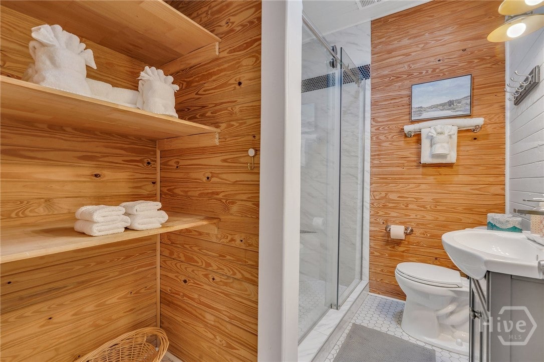 Charming raised, restored cottage in the heart of Tybee -a perfect ble – image 15