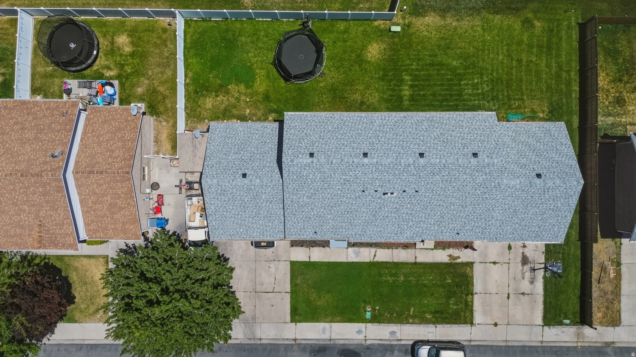 More photos to come. Spacious side-by-side duplex featuring 3 large be – image 23