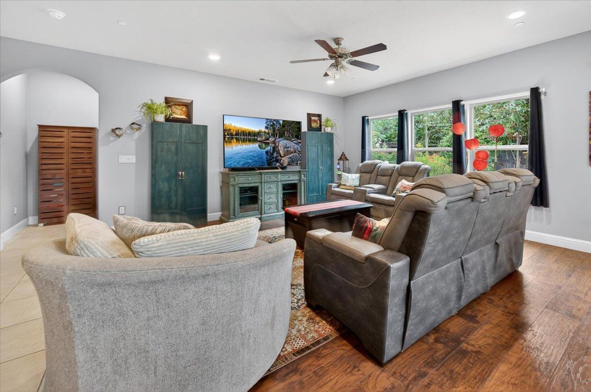 6189 6189 E Farrin Avenue, Fresno, California, 93727, USA, 4 Bedrooms Bedrooms, ,3 BathroomsBathrooms,Residential,For Sale,6189 E Farrin Avenue,5803862b-2863-4d61-8307-cee7be