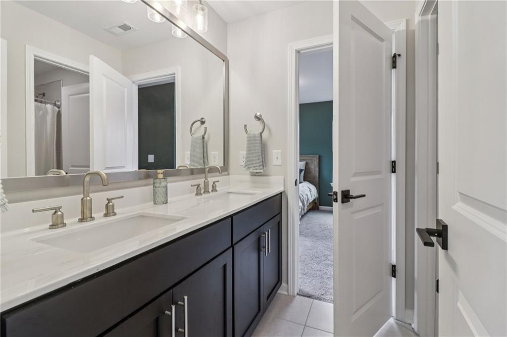 Welcome to luxury living in the heart of West Forsyth, where designer – image 47