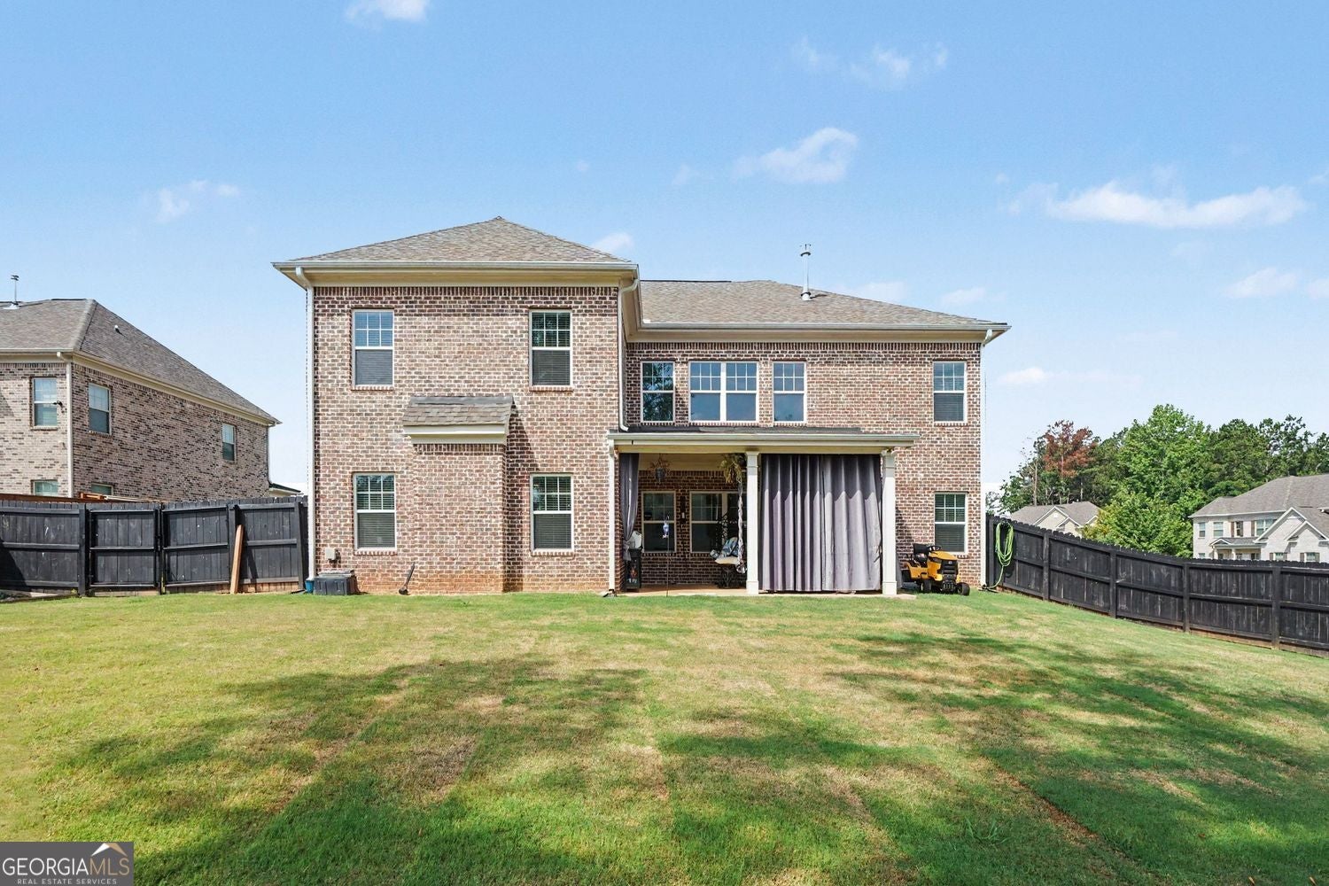 What more can you ask for in a home? VA Assumable 3.125% rate. 4-Sided – image 4