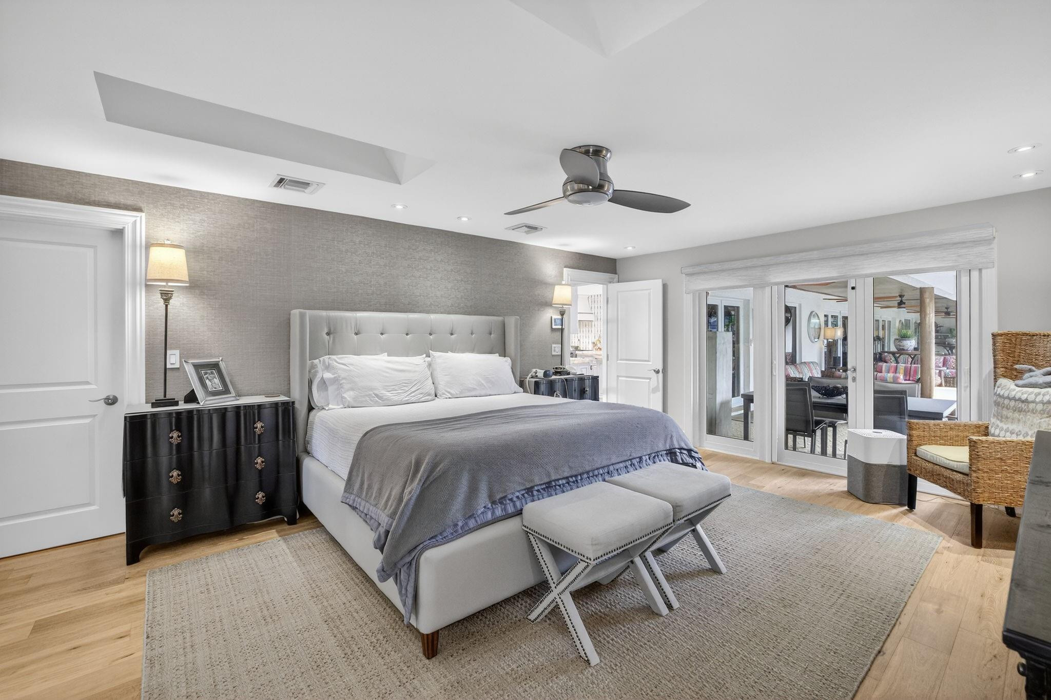Rare & remarkable resort-style estate, set on an expansive lot in one – image 31