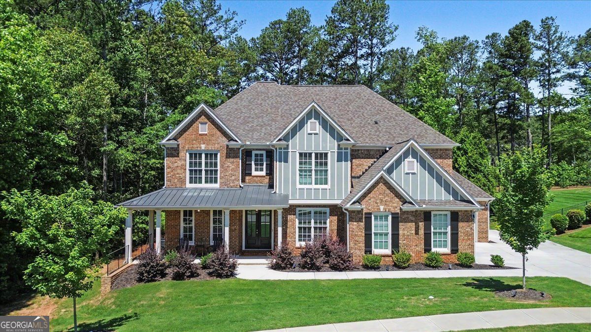 GOLF COURSE LIVING ANYONE??!! Experience luxury golf course living at – image 3