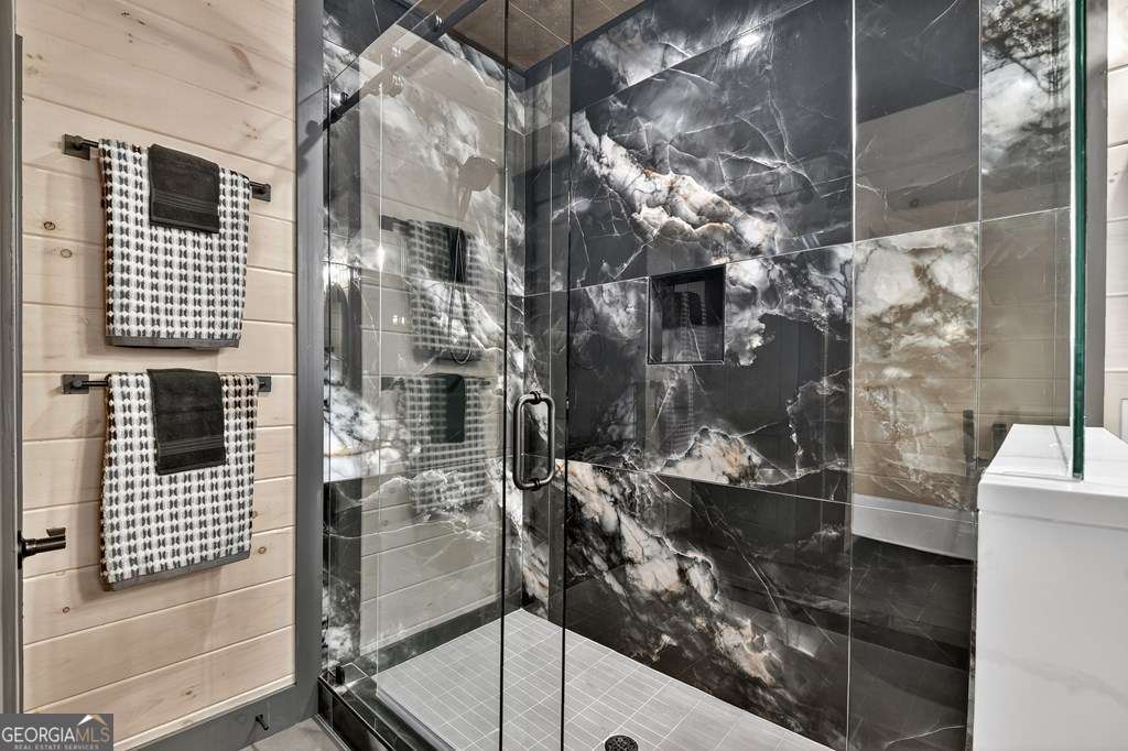 Welcome to your Private RIVERFRONT DREAM HOME on the shimmering shores – image 44