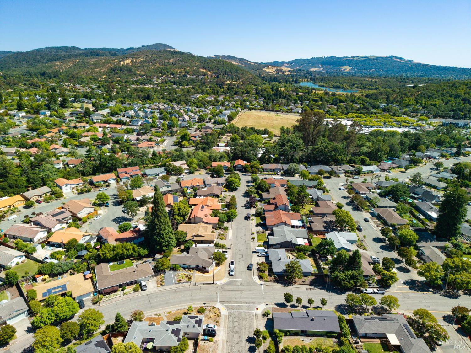 Welcome to 274 Beech Avenue, a beautifully maintained single-story hom – image 48