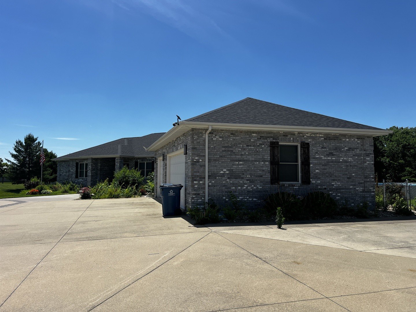 Woodlawn lane to Houston Rd. Home is on the south side of Houston – image 5