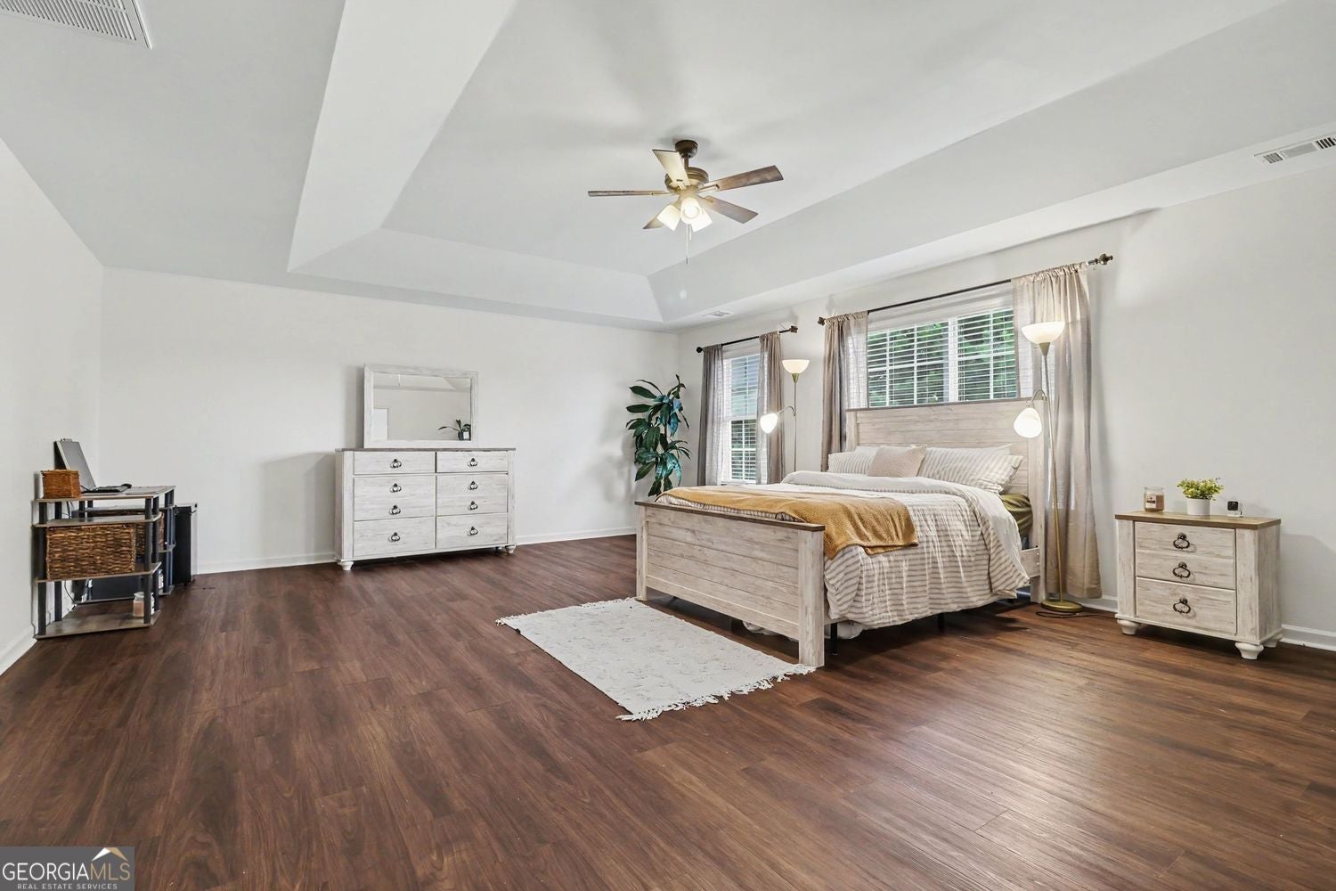 Up to $20,000 in Seller-Paid Incentives! Discover exceptional space, f – image 20